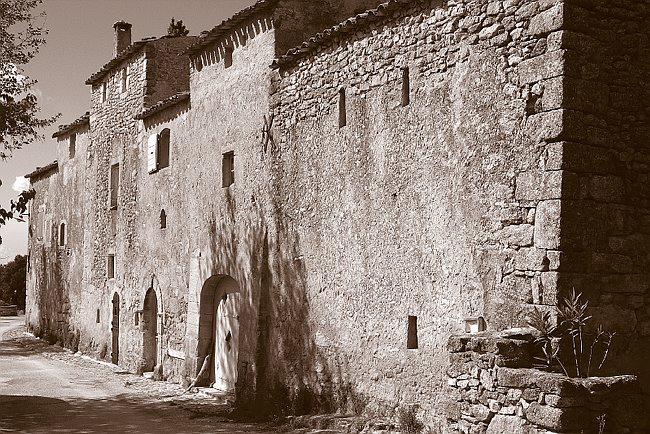 CRW_1334 Sivergues Maison.tif